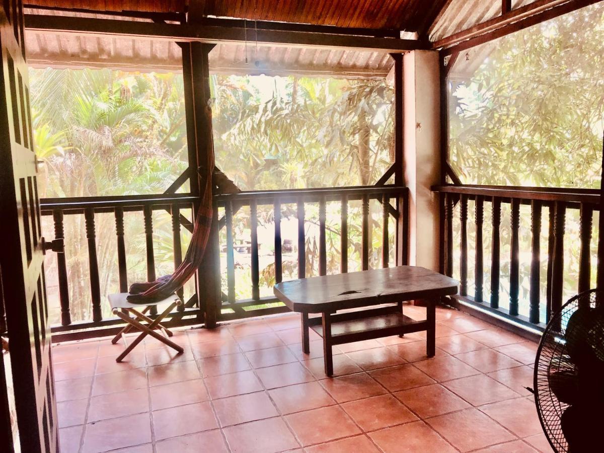 Rio Lindo Hotel Dominical Buitenkant foto