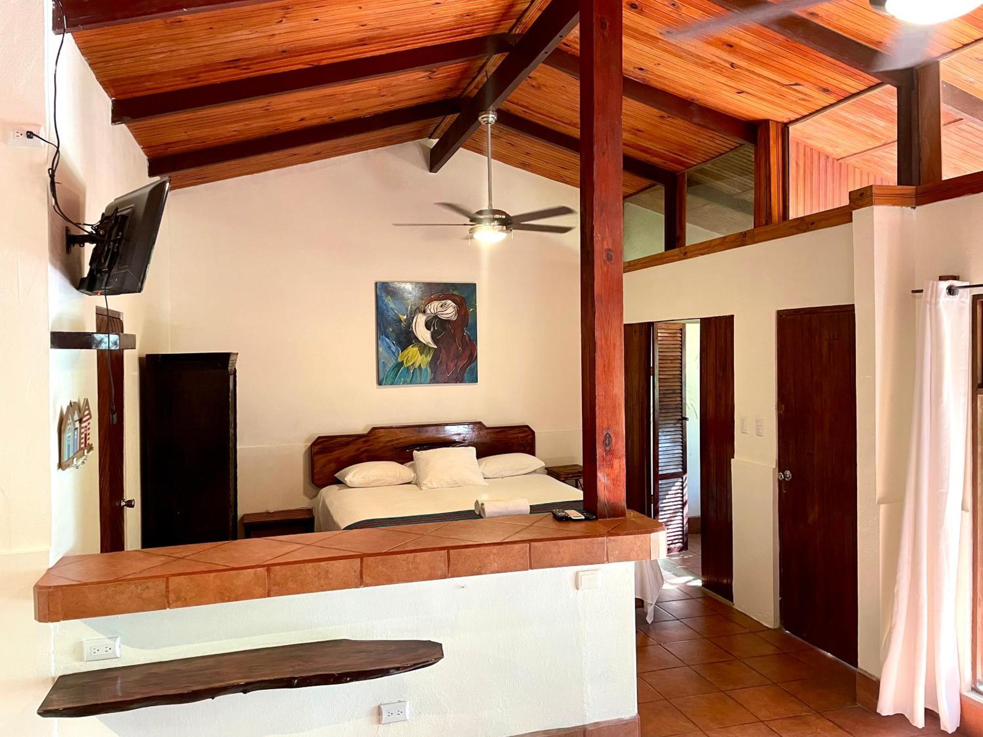 Rio Lindo Hotel Dominical Buitenkant foto