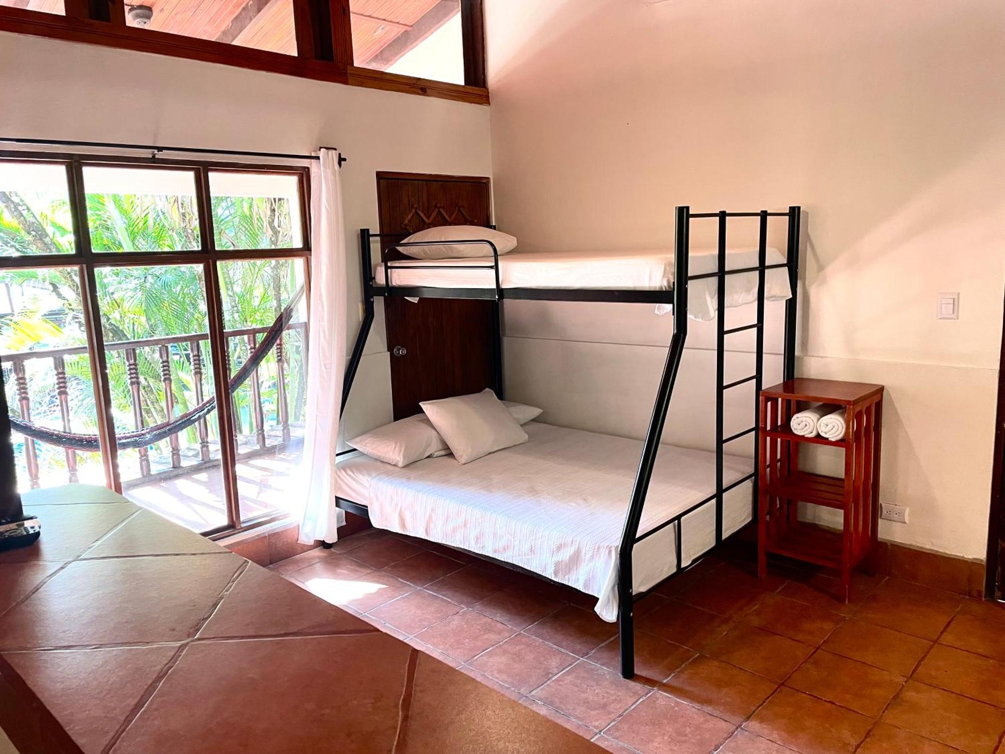 Rio Lindo Hotel Dominical Buitenkant foto