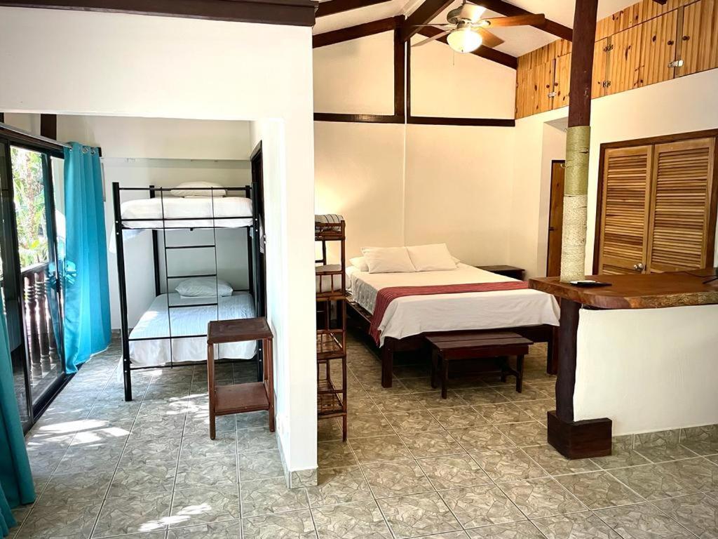 Rio Lindo Hotel Dominical Buitenkant foto